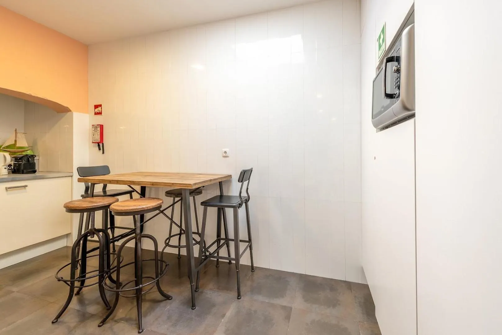 Guestready - Groovy Fanqueiros Apartment Lisbon 0*,  Portugal